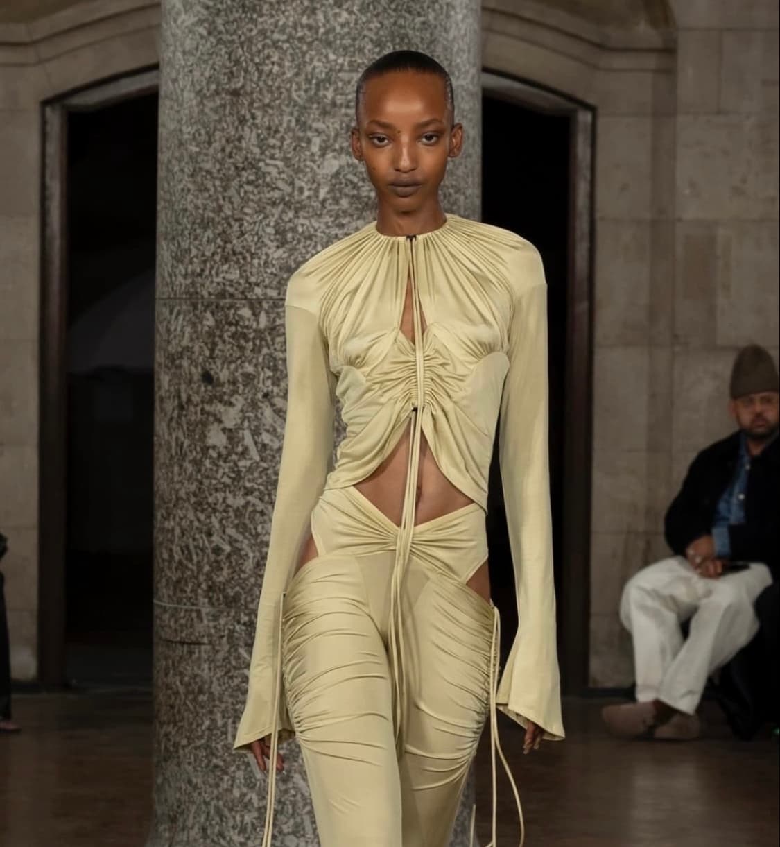 KNWLS 셔링 블라우스 상품이미지1