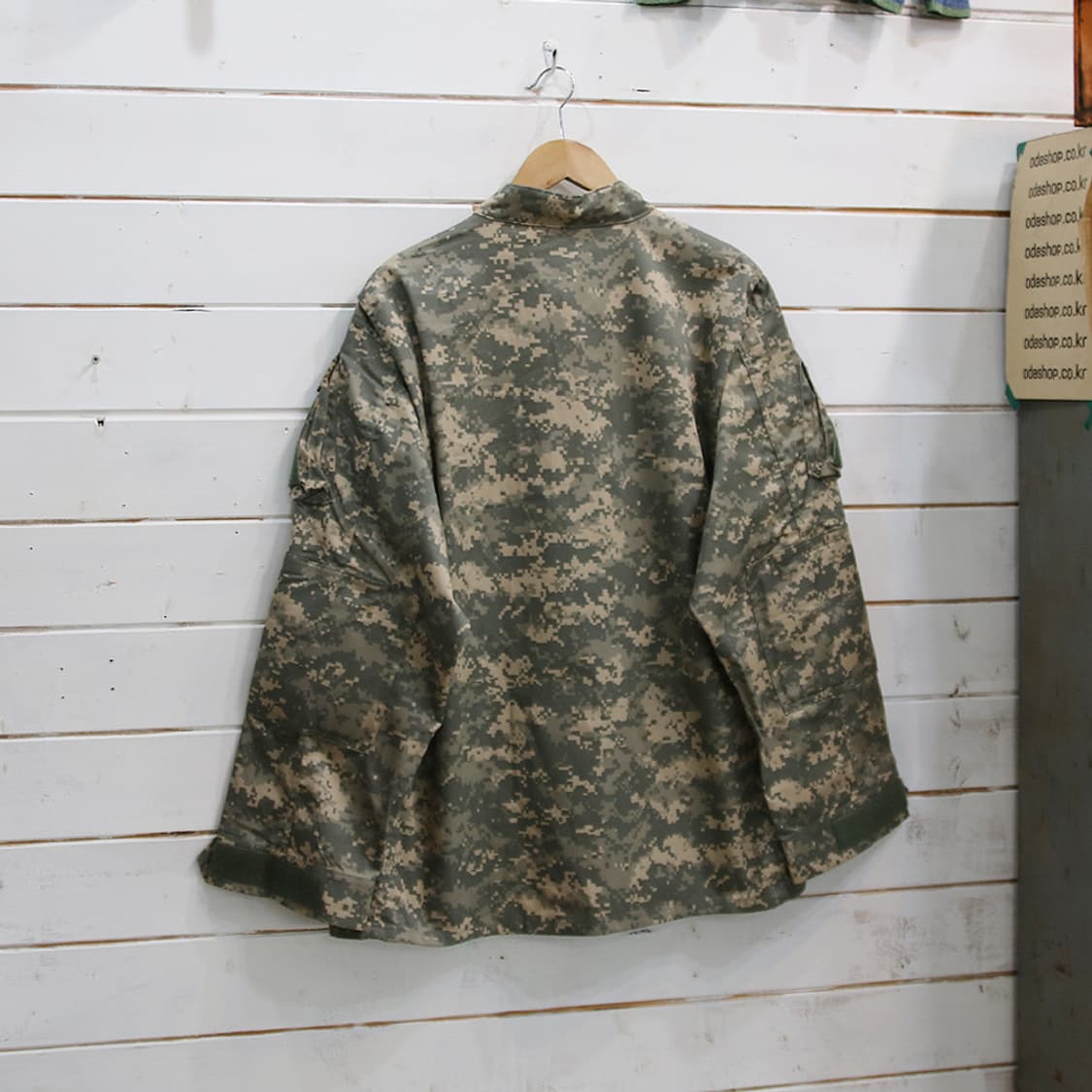 (착용컷) U.S.ARMY 디지털 컴뱃 자켓 (남성용 105) 상품이미지2