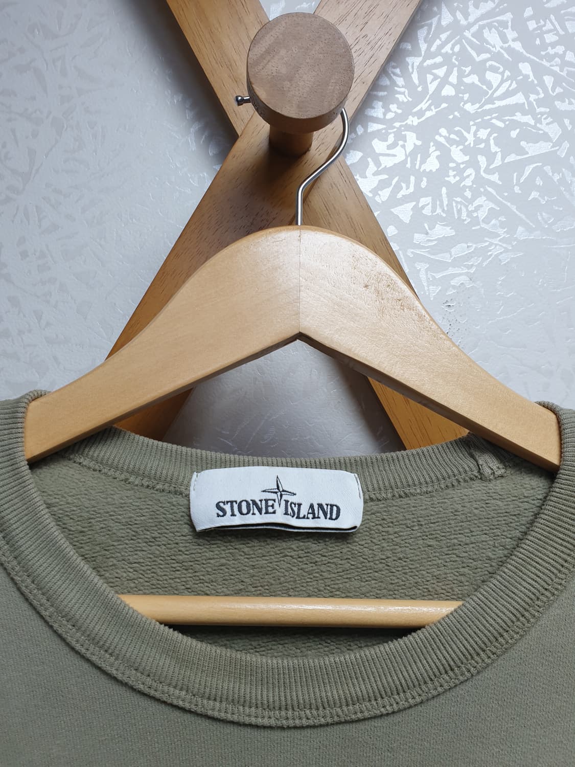 [L/100/정품] 스톤아일랜드 기모 맨투맨 카키 상품이미지3