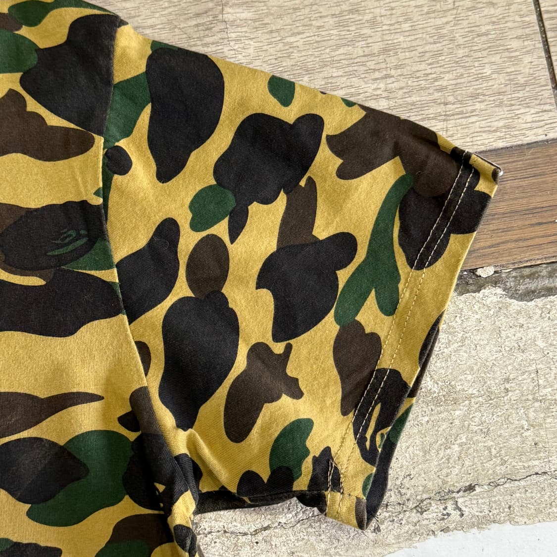 베이프 카모 샤크 반팔티 2XL 상품이미지4