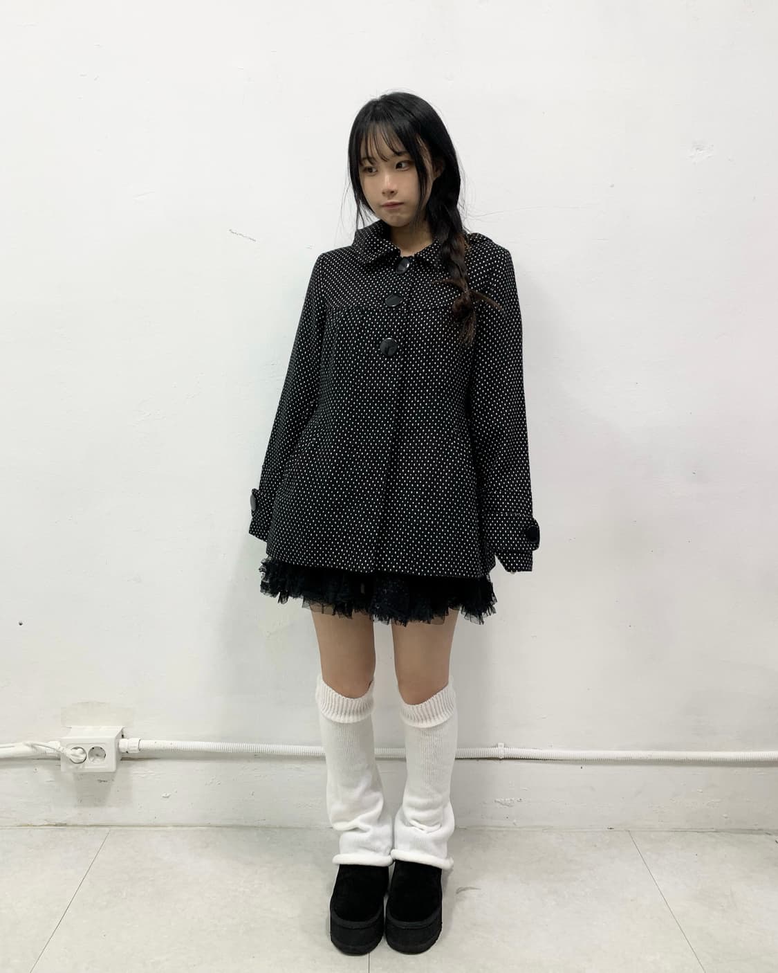 [JPN] 도트 블랙 후드 숏코트 상품이미지1