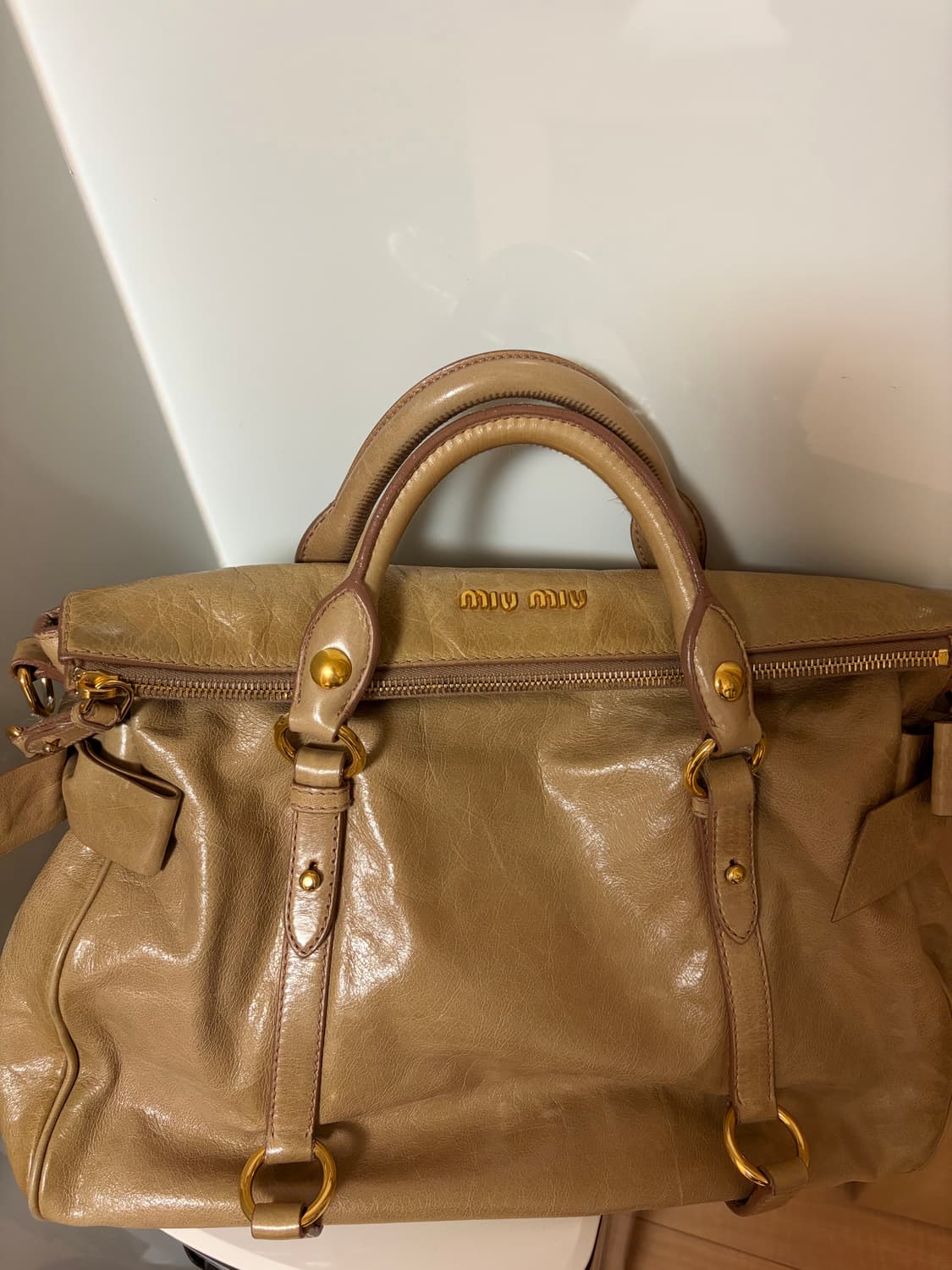 미우미우 비텔로 럭스 사첼백 숄더백 토트백 상품이미지1