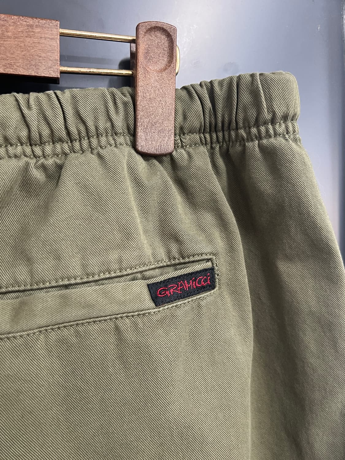 Gramicci 그라미치 루즈 테이퍼드 카키 팬츠 상품이미지5