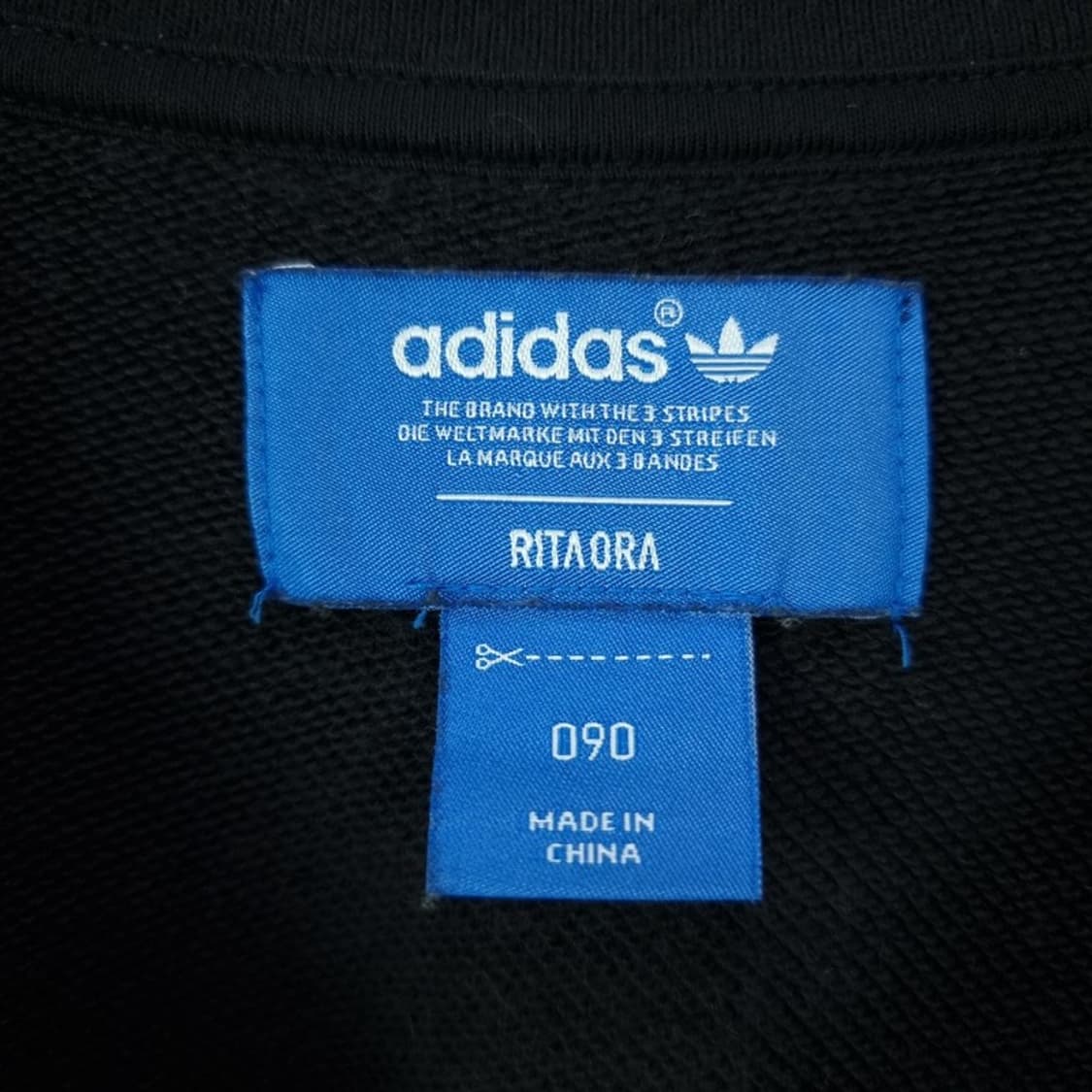 [아디다스] 강아지 프린팅 삼선 오버핏 맨투맨 블랙 M18551 상품이미지7