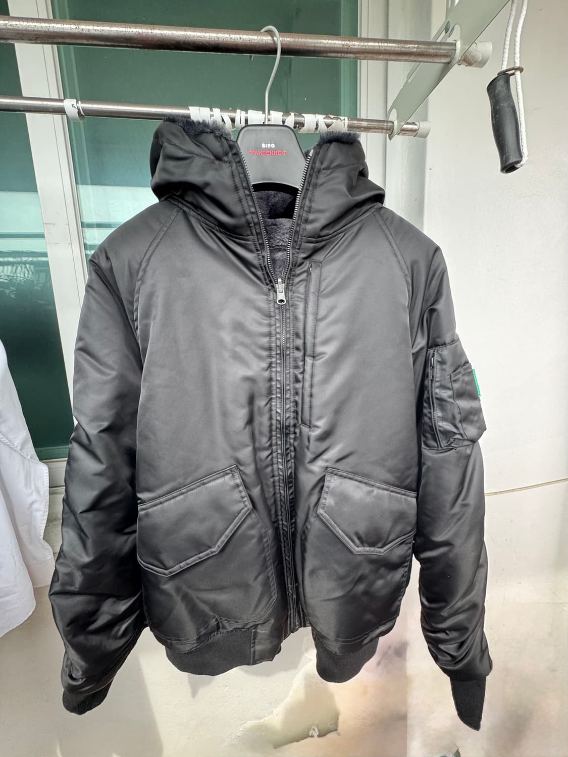 예스아이씨 Reversible Fur Flight Jacket/Black 상품이미지1