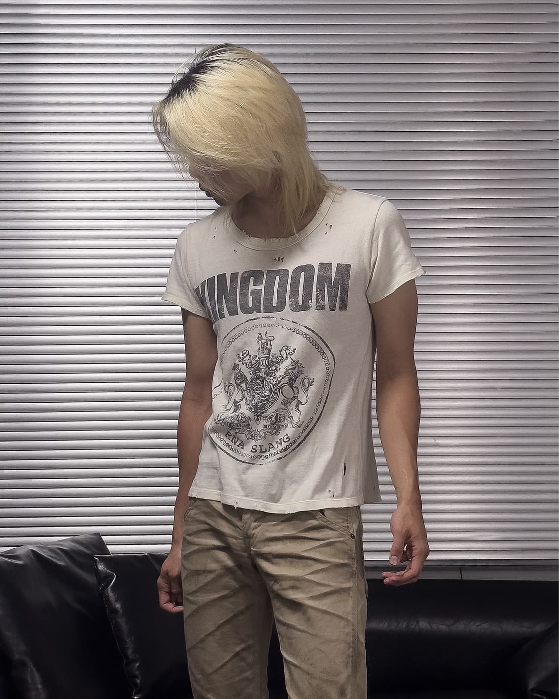 {UNKNOWN} Kingdom Crest Distressed Tee   상품이미지1