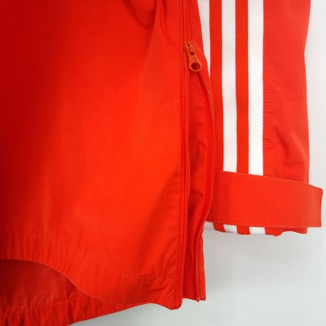 [아디다스] 불꽃 로고 삼선 후드 아노락 바람막이 자켓 레드 M18752 상품이미지6