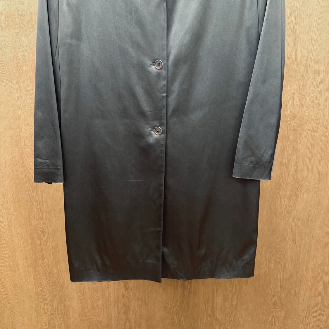 막스앤코 싱글 코트 테일러드 카라 버튼 클로징 슬림 실루엣 디테일 블랙 상품이미지5