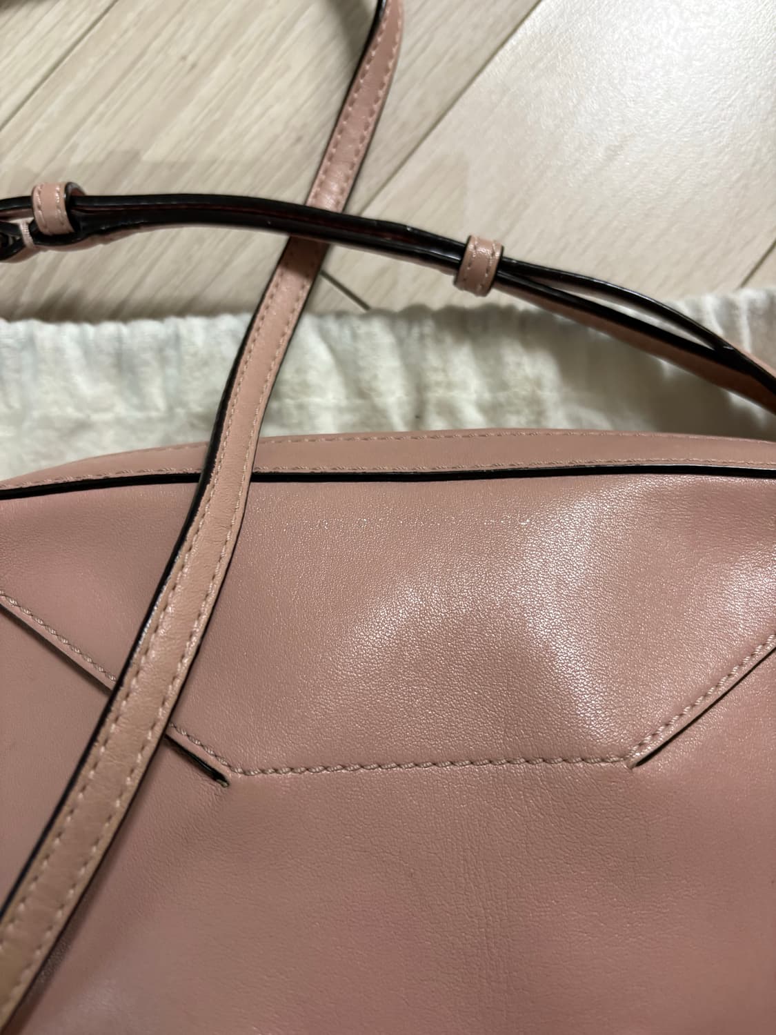 [크리스탈 착용] 마크제이콥스 크로스백 상품이미지2