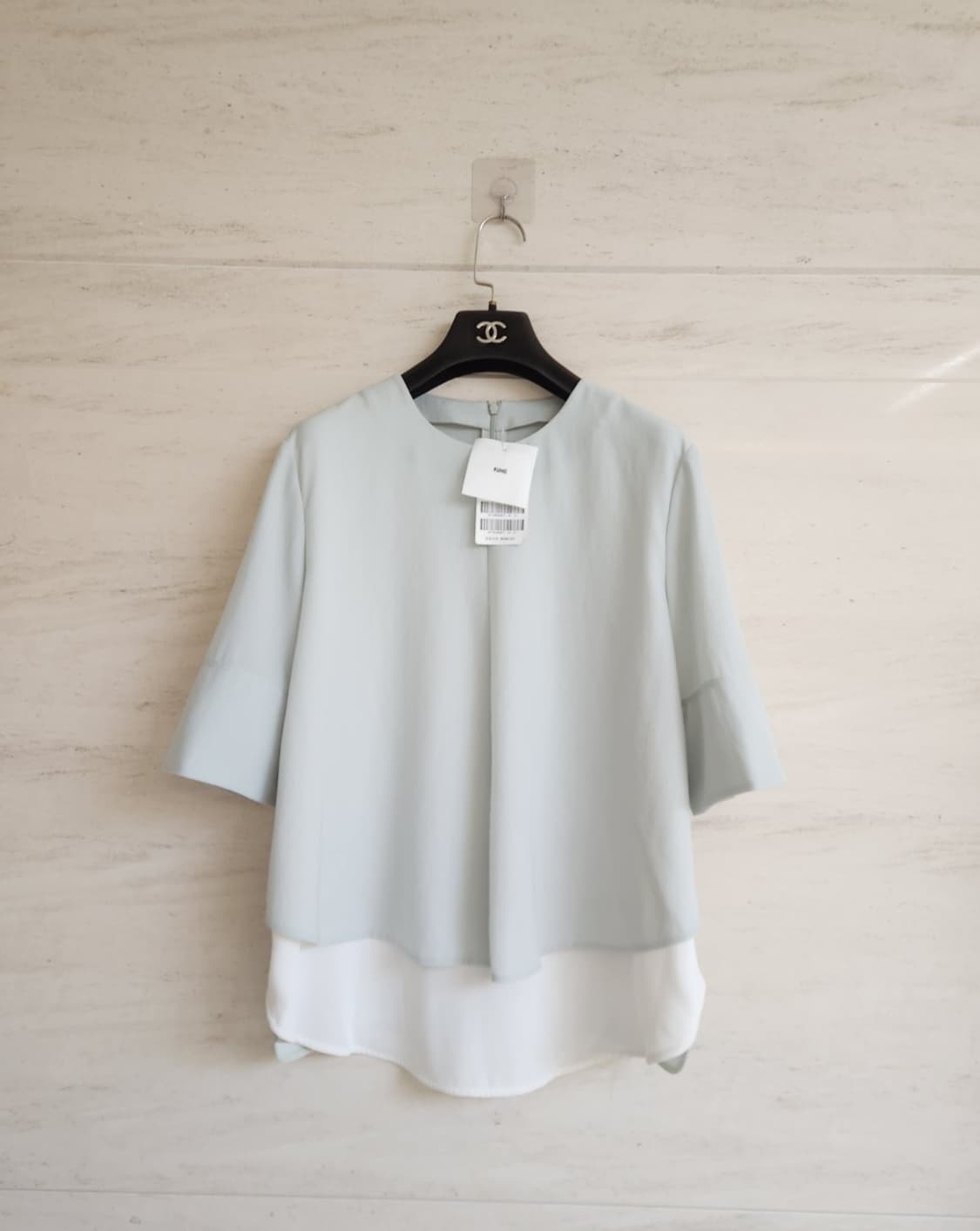 (새상품)구호 실크배색 라운드 블라우스 M사이즈 상품이미지3