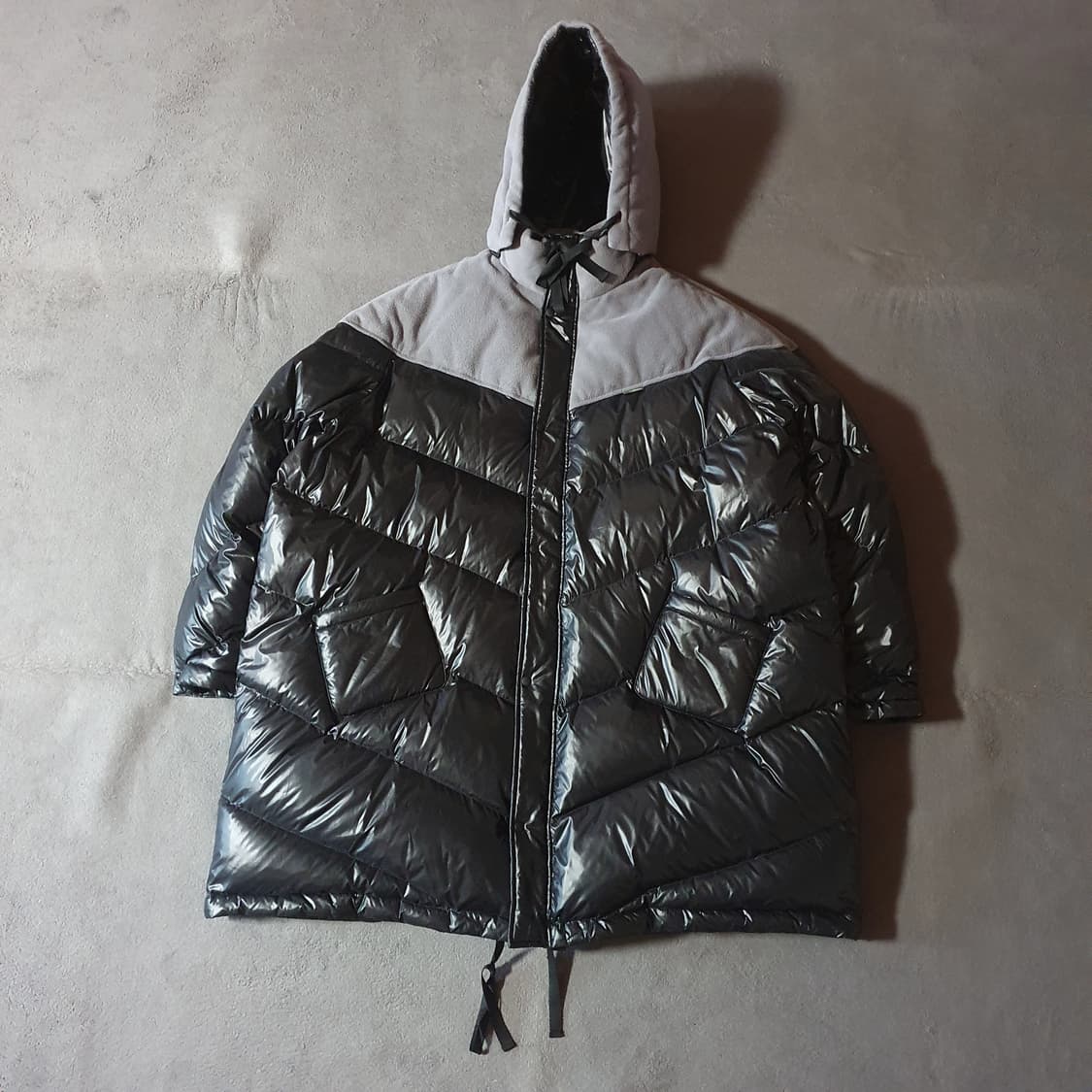 남여공용 에크루 스탠드얼론 오버핏 구스다운 리버시블 롱패딩 1 상품이미지3