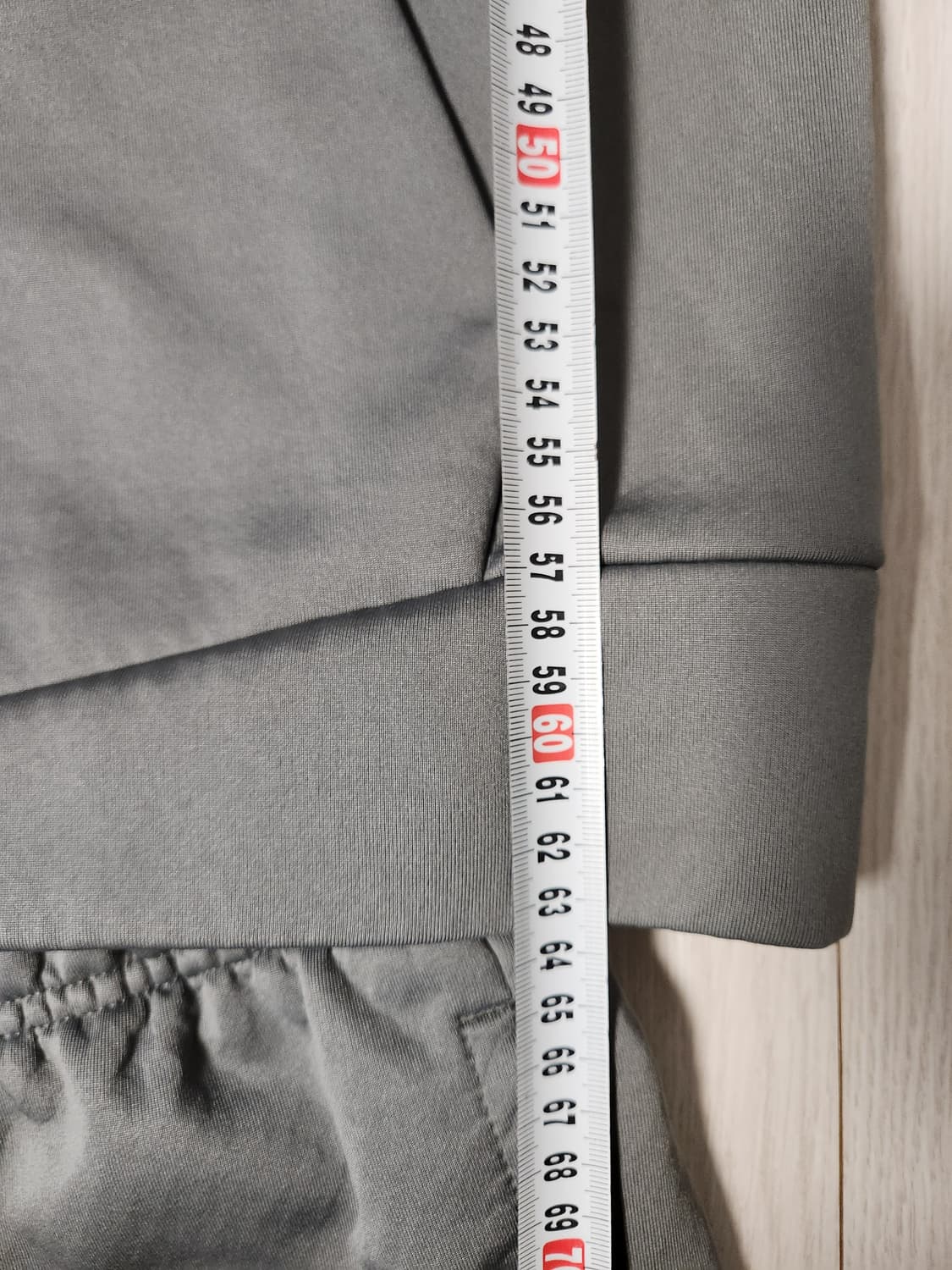 나이키 골드스우시 써마핏 기모 트레이닝 상하의 세트 사이즈L

상의는 오 상품이미지4