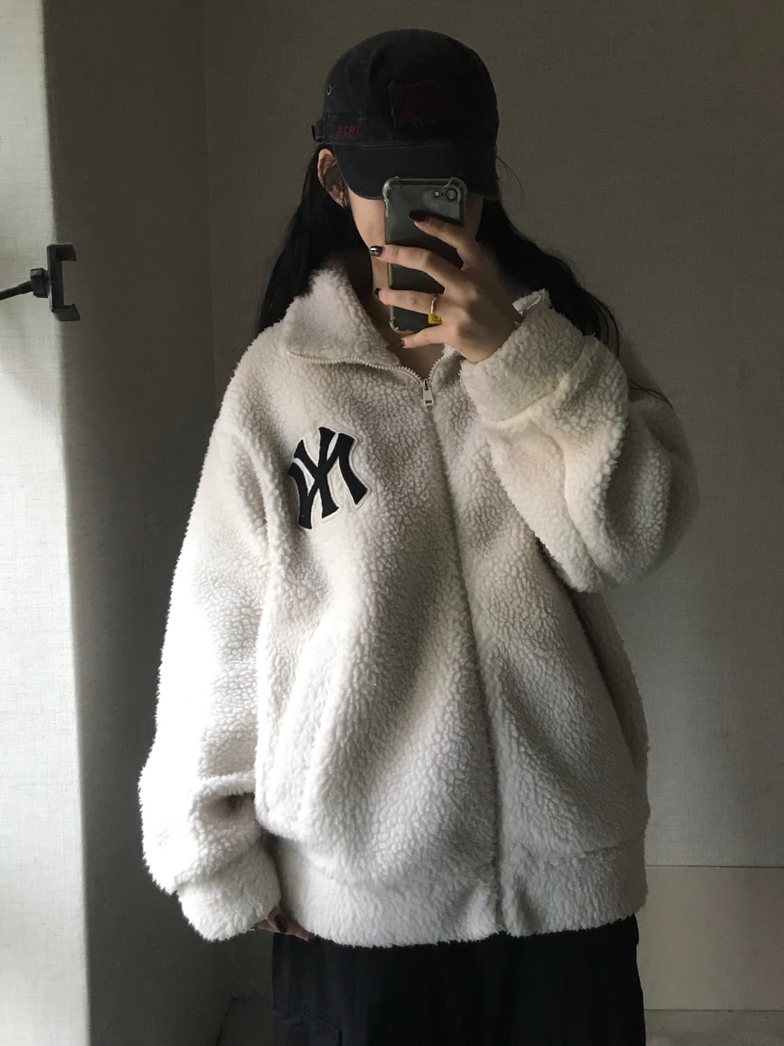 MLB 아이보리 오버핏 후리스 상품이미지4