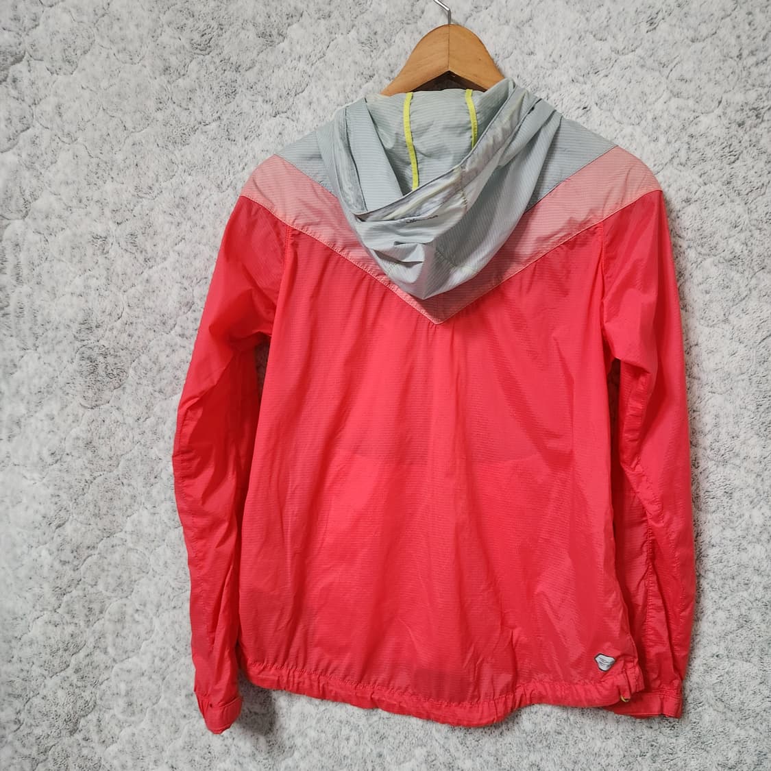 250A [85] 뉴발란스 여성 바람막이 점퍼 상품이미지3