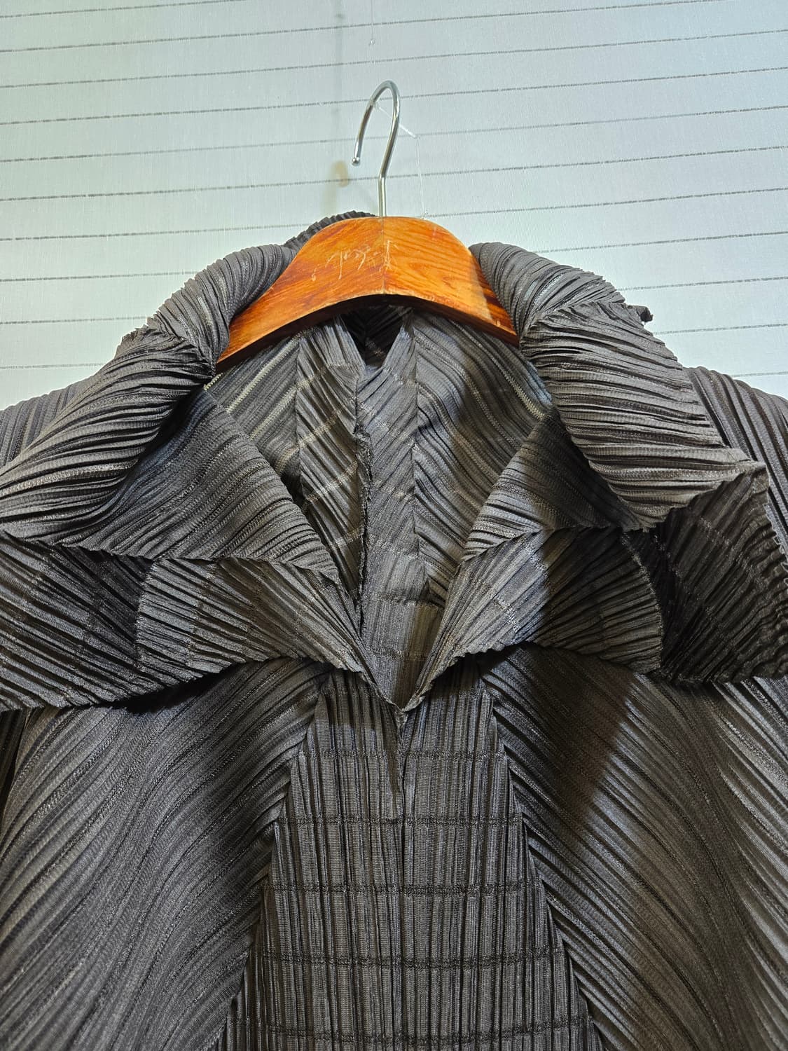 이세이미야케 플리츠플리츠 브라운 블라우스 상품이미지3