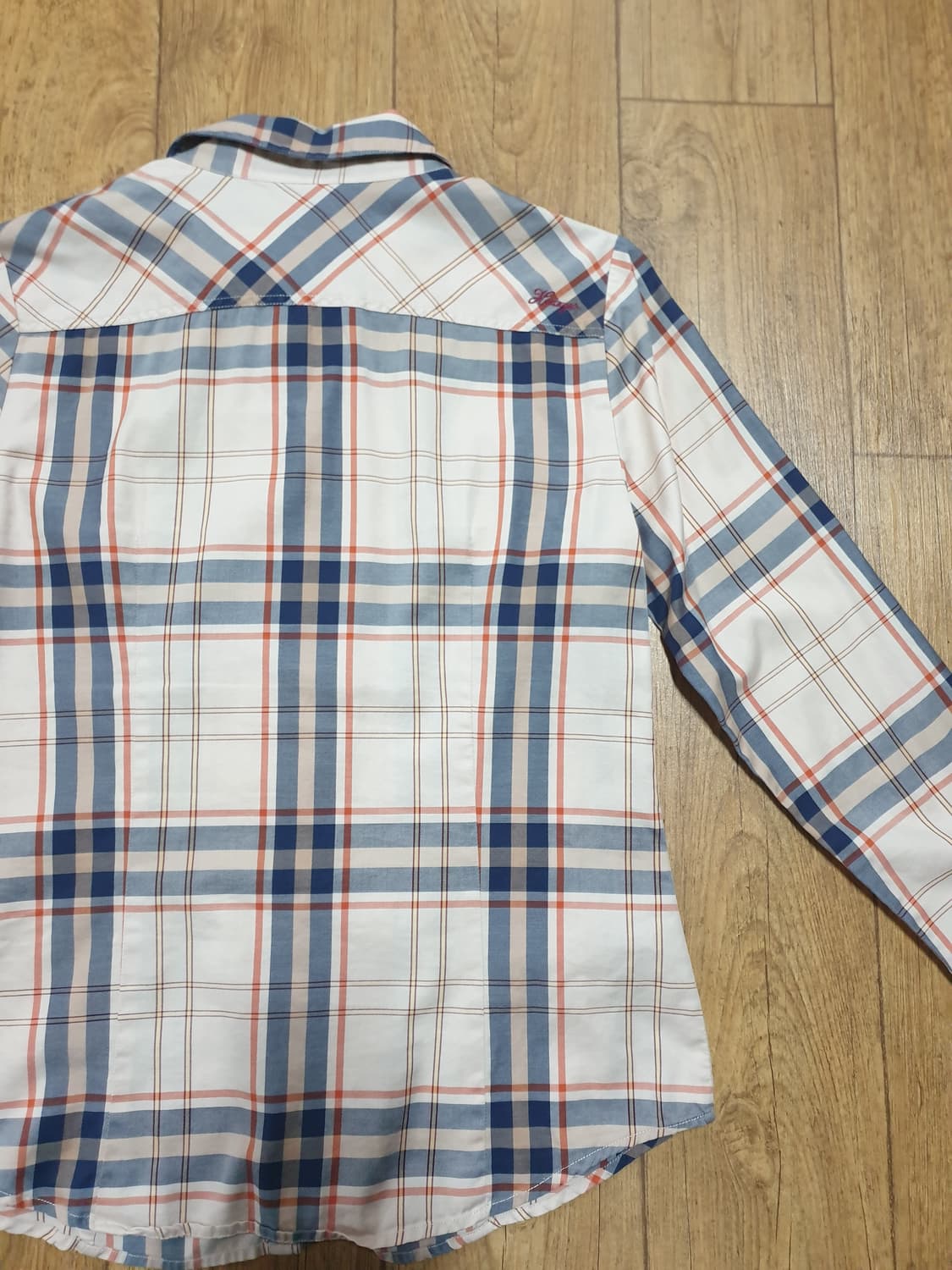 1076 헤지스 긴팔 남방셔츠 90 사이즈입니다 상품이미지4