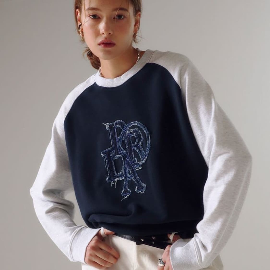 프렌다 SWEATSHIRT 상품이미지1