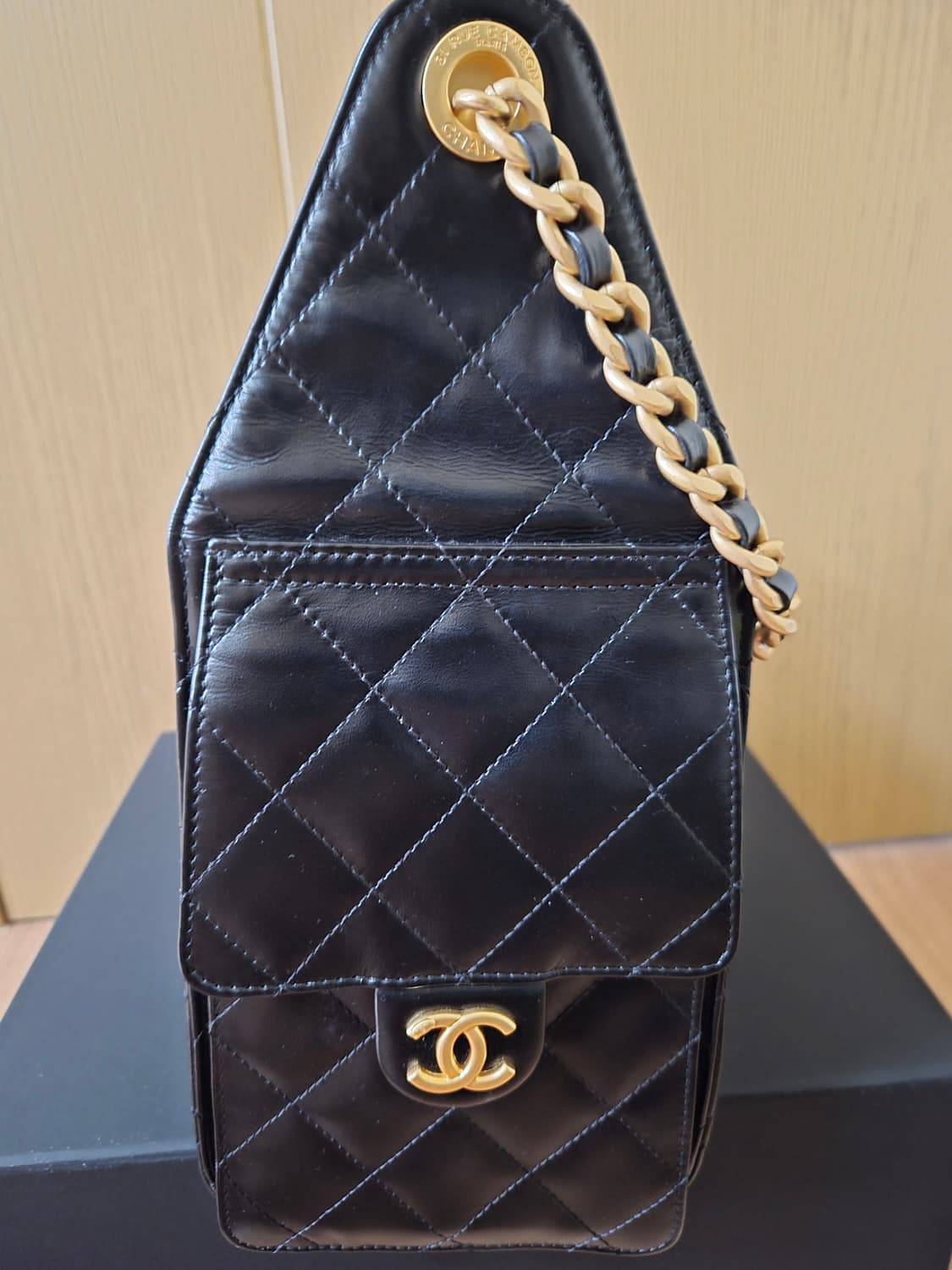 샤넬 25백 카프스킨 유광(스몰) 상품이미지4