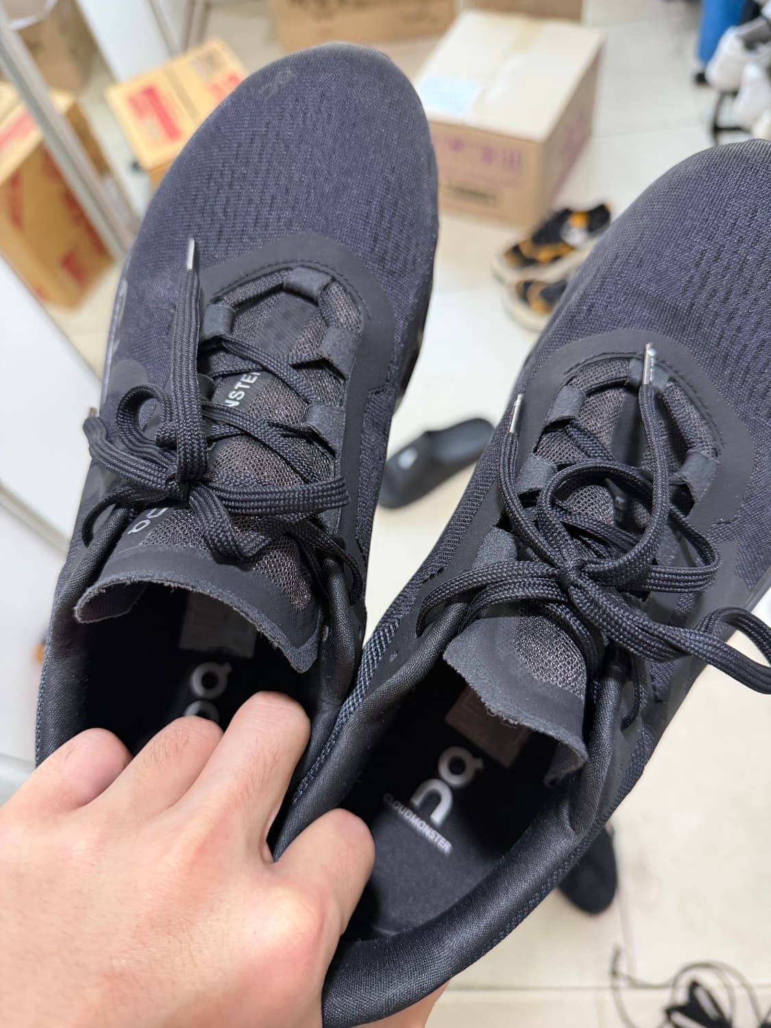 온러닝 클라우드 몬스터 285 상품이미지2