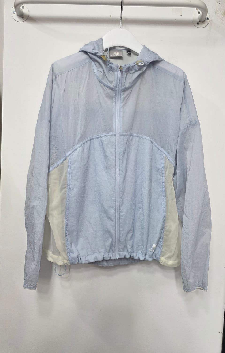 뉴발란스 여성 바람막이 상품이미지1