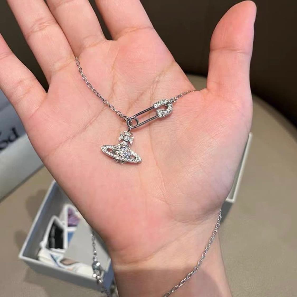 비비안웨스트우드 아카이브 크리스탈 큐빅 orb 팬던트 목걸이(새상품) 상품이미지2