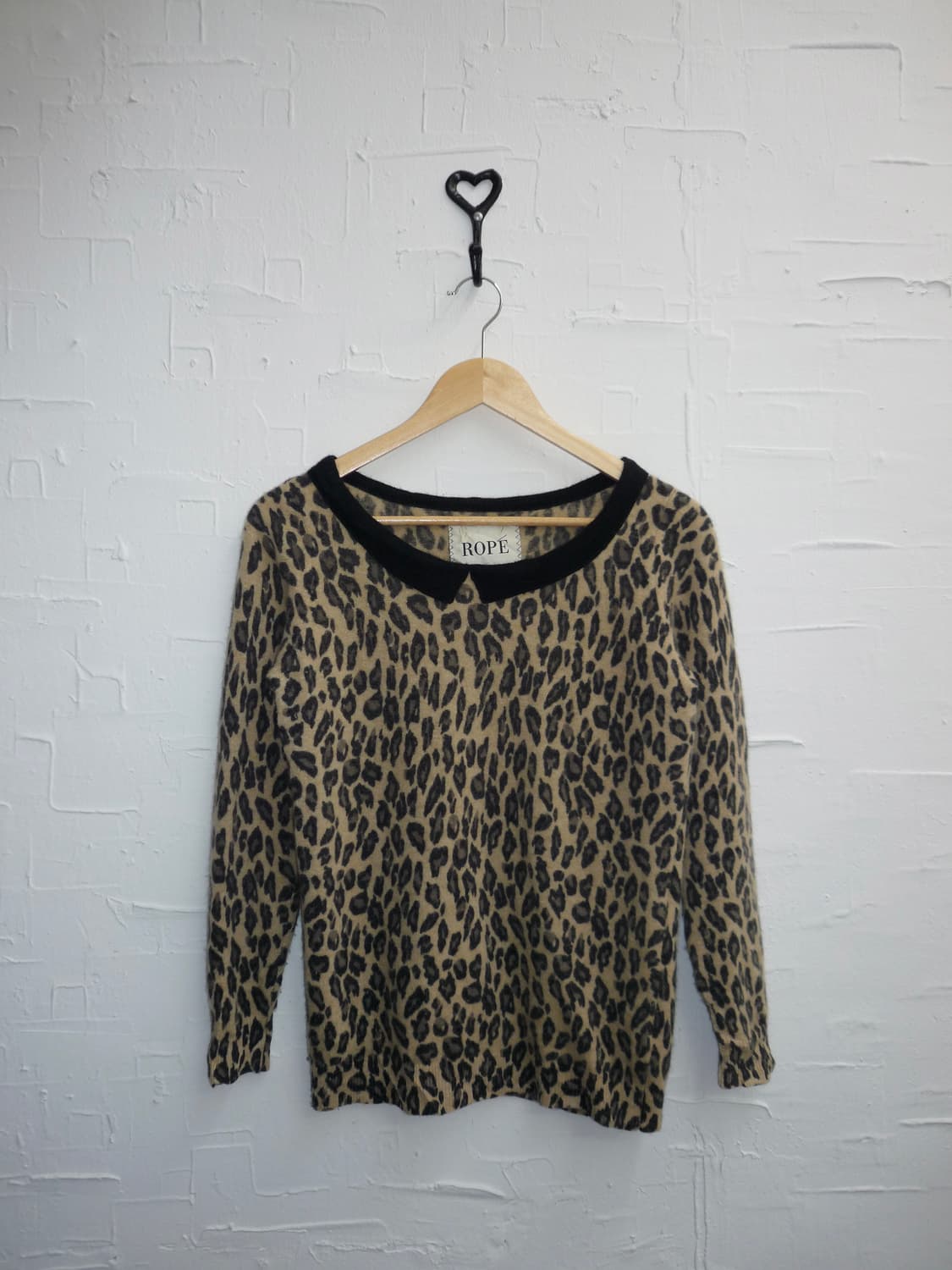 Leopard wide u-neck knit 상품이미지3
