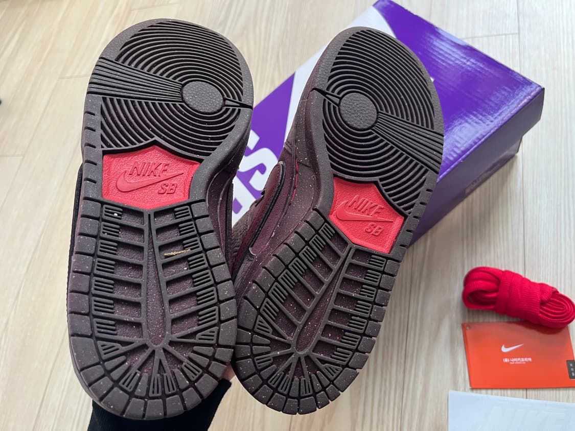 나이키 SB 덩크 로우 프리미엄 버건디 크러쉬235  FN0619-600 상품이미지6