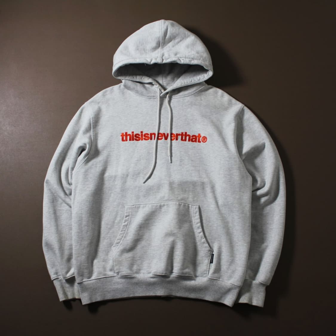 thisisneverthat® 디네뎃 그레이 후드티 상품이미지1