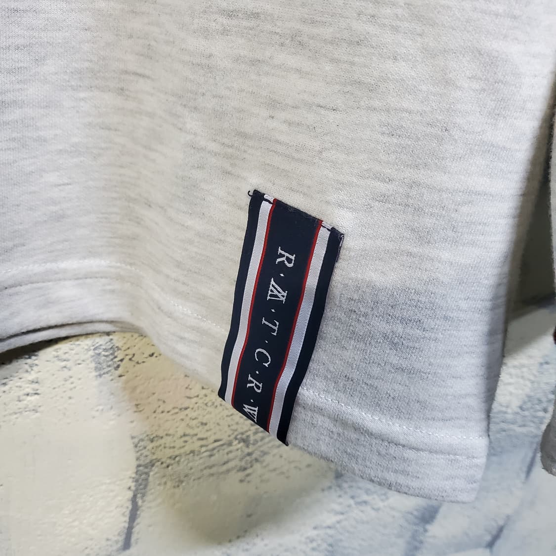 로맨틱크라운 카라 맨투맨  상품이미지5