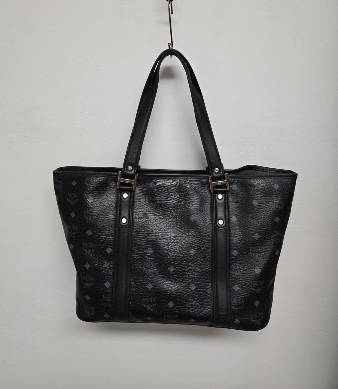 엠씨엠 MCM 쇼퍼백 블랙 비세토스 상품이미지2