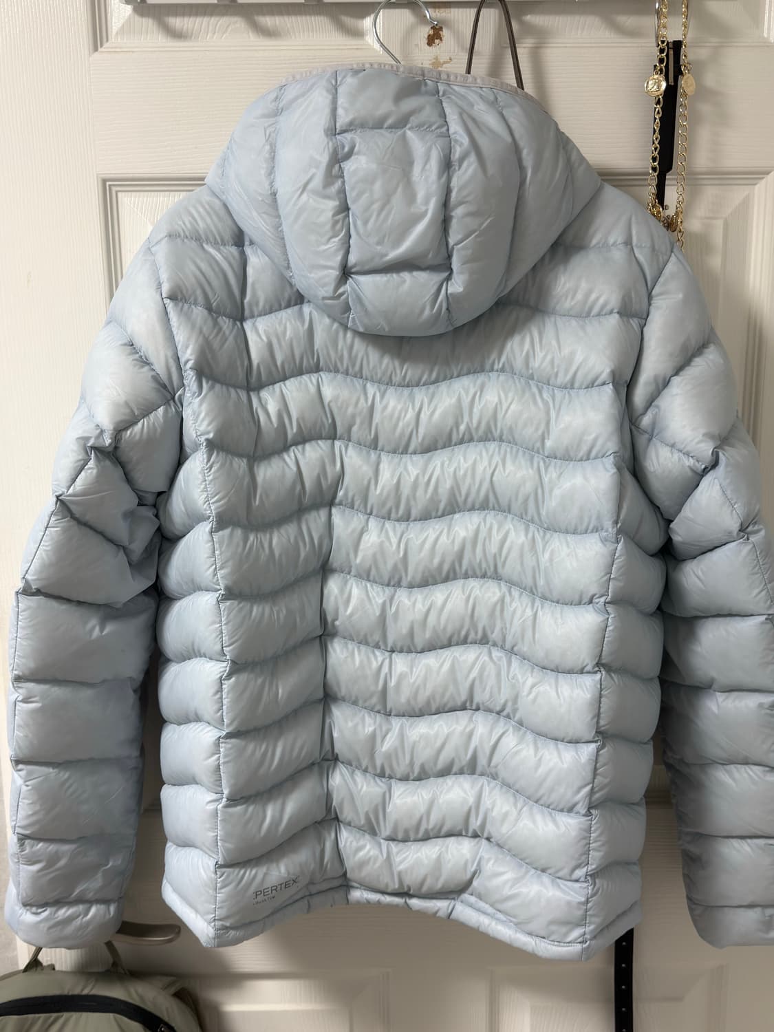 웰터익스페리먼트 경량패딩 스카이블루 2사이즈 상품이미지3