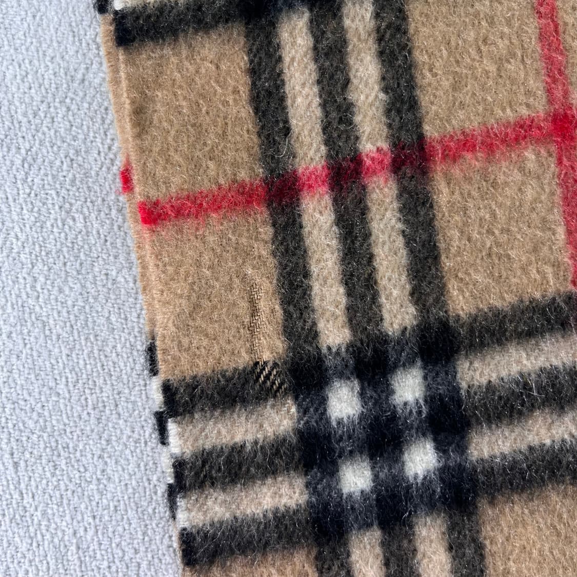 버버리 노바체크 캐시미어 베이지 머플러  상품이미지4