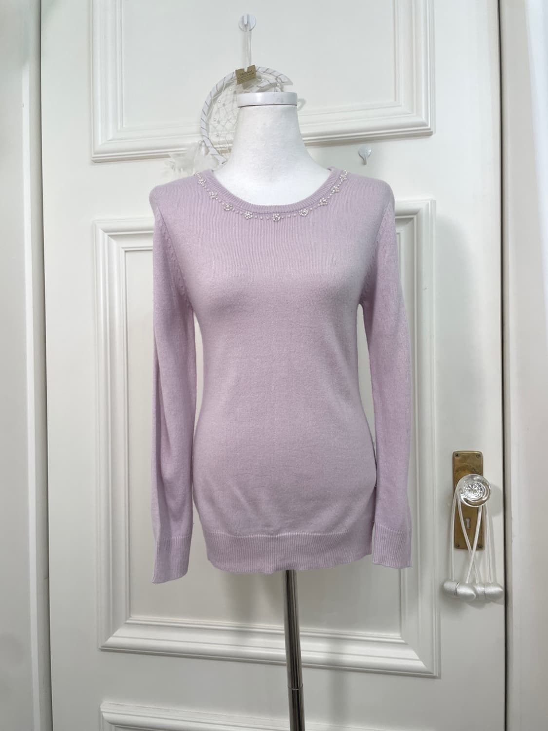 pink lavender neck beads point slim knit 상품이미지1