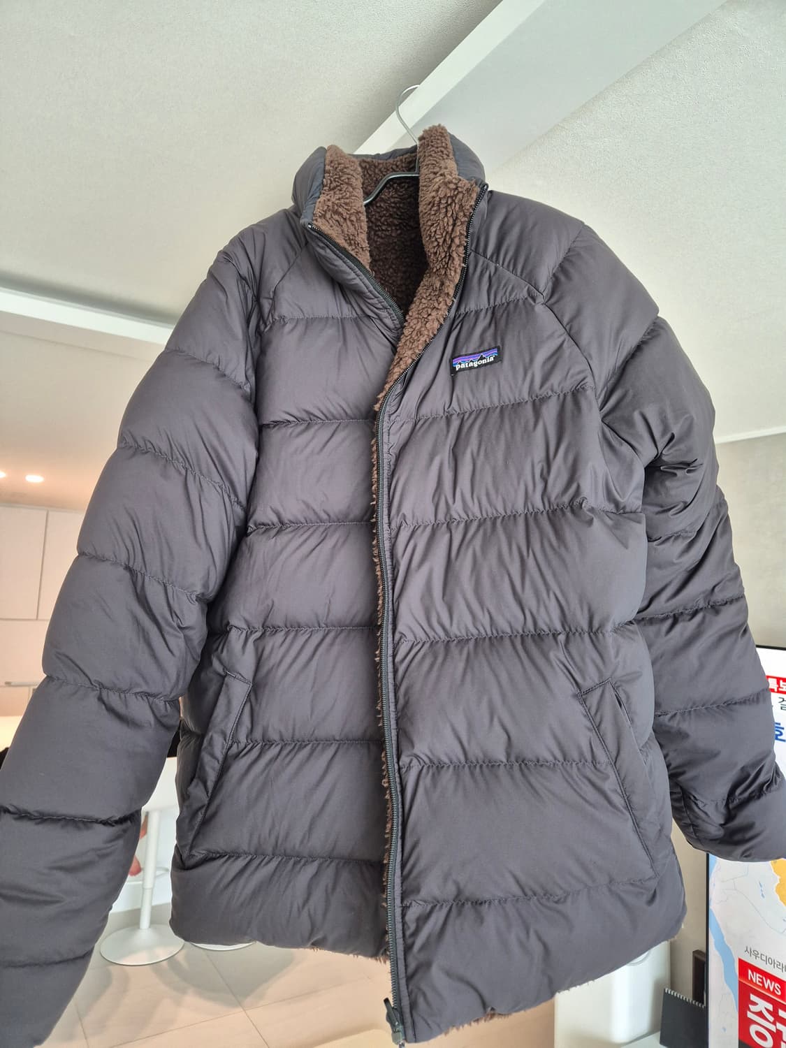 파타고니아 리버서블 사일런트 다운 자켓  상품이미지3