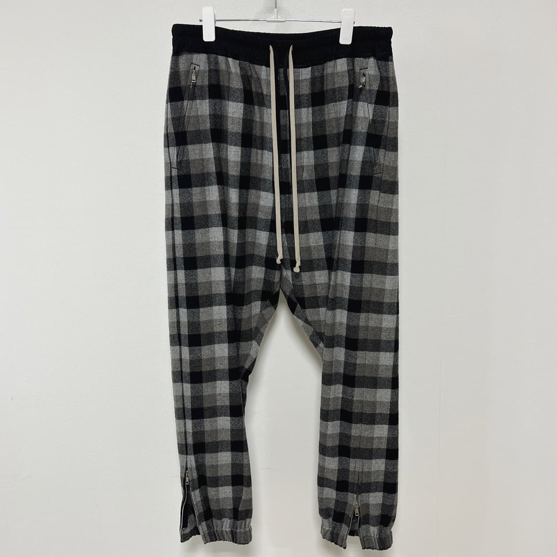 릭오웬스 19FW "LARRY" 드로우스트링 블랙 체크 트랙 팬츠  상품이미지1