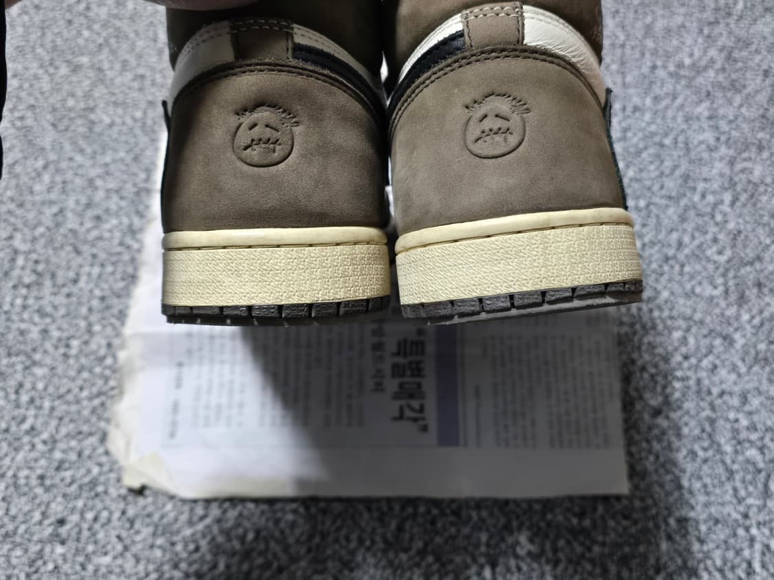 [250] 조던 1 트래비스 스캇 레트로 하이 OG SP 모카 상품이미지6