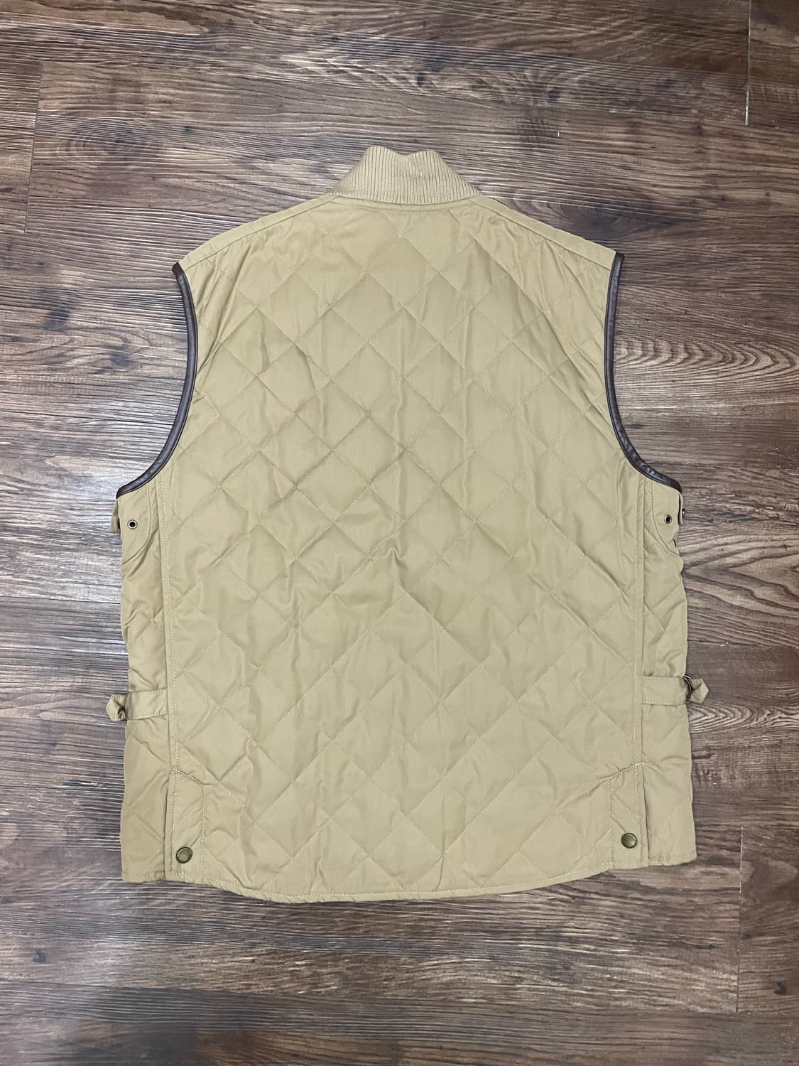 폴로 랄프로렌 가죽 트림 퀼트 베스트 베이지 상품이미지8