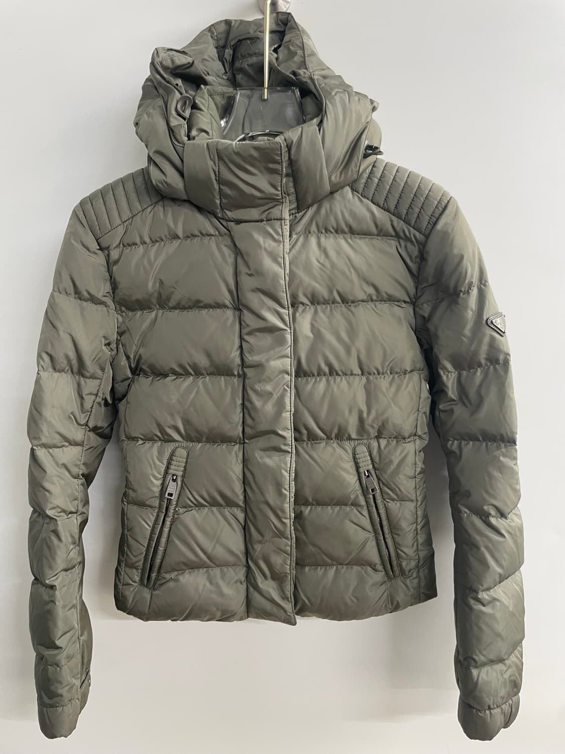 프라다 여성 푸퍼 패딩 카키 38 상품이미지1