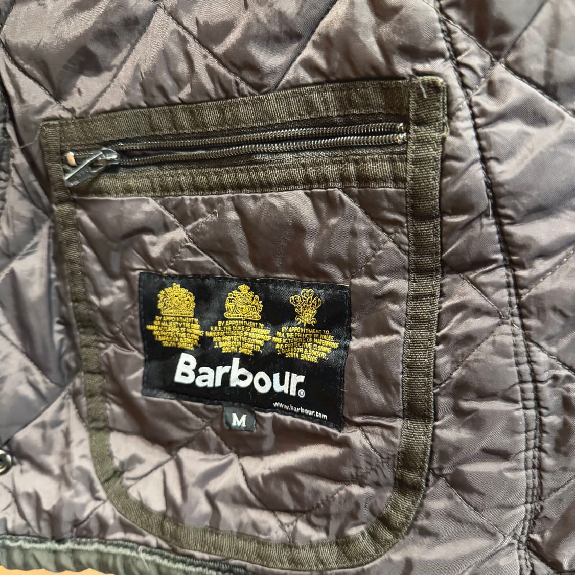 바버 경량 퀄팅 자켓 코듀로이 카라 스냅 버튼 패치 포켓 디테일 브라운 상품이미지7