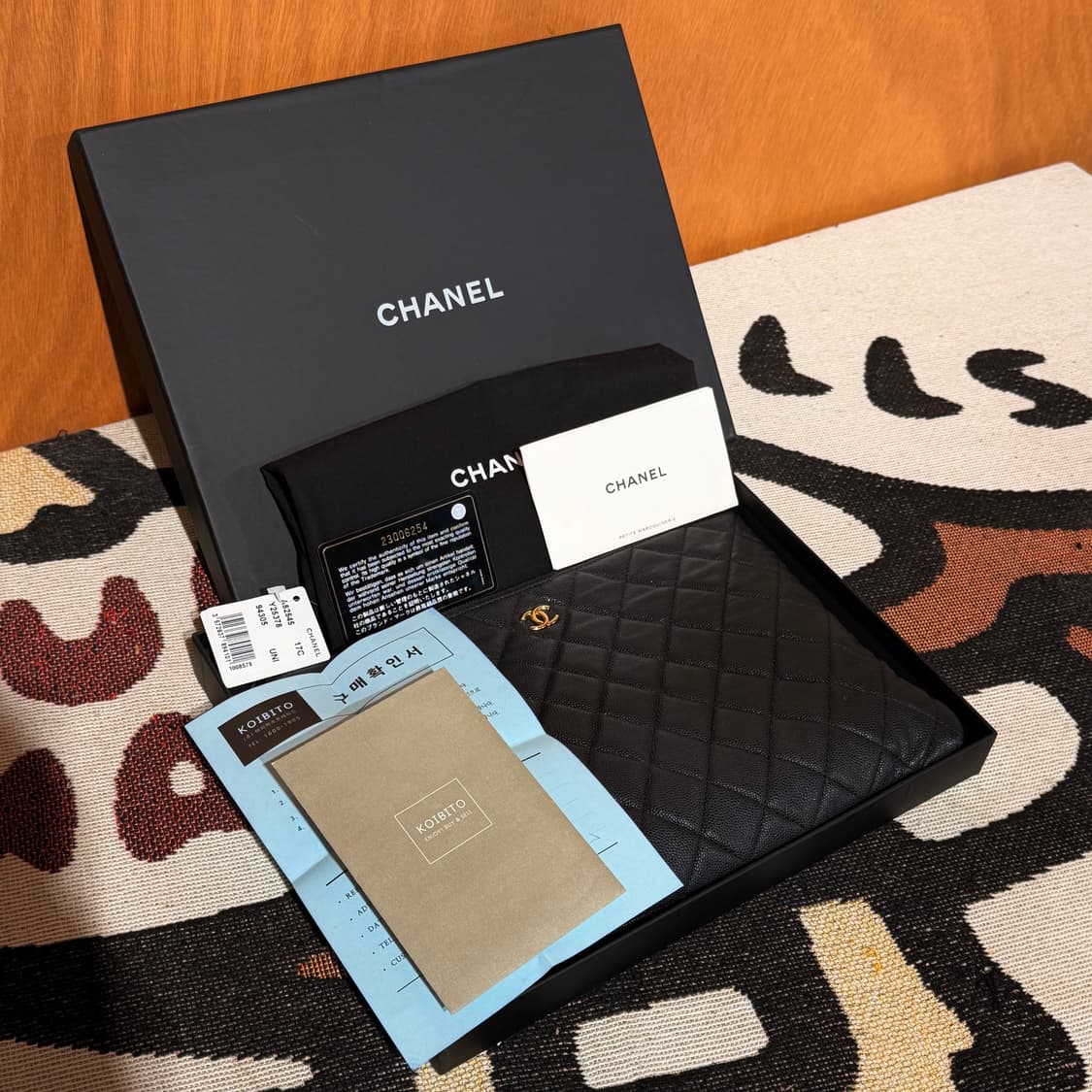 샤넬 캐비어 클러치 미디움 상품이미지1