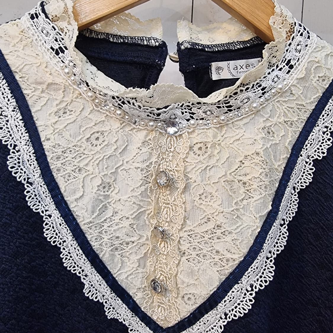 axes femme 악세스팜므 네이비 레이스 빅카라 블라우스 상품이미지2