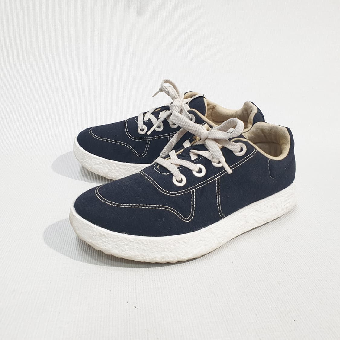 르무통 블랙 운동화 245 (여성용) 상품이미지2