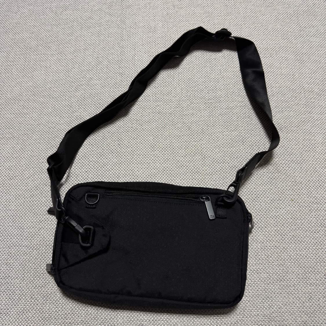 쌤소나이트 RED 블랙 크로스백 상품이미지8