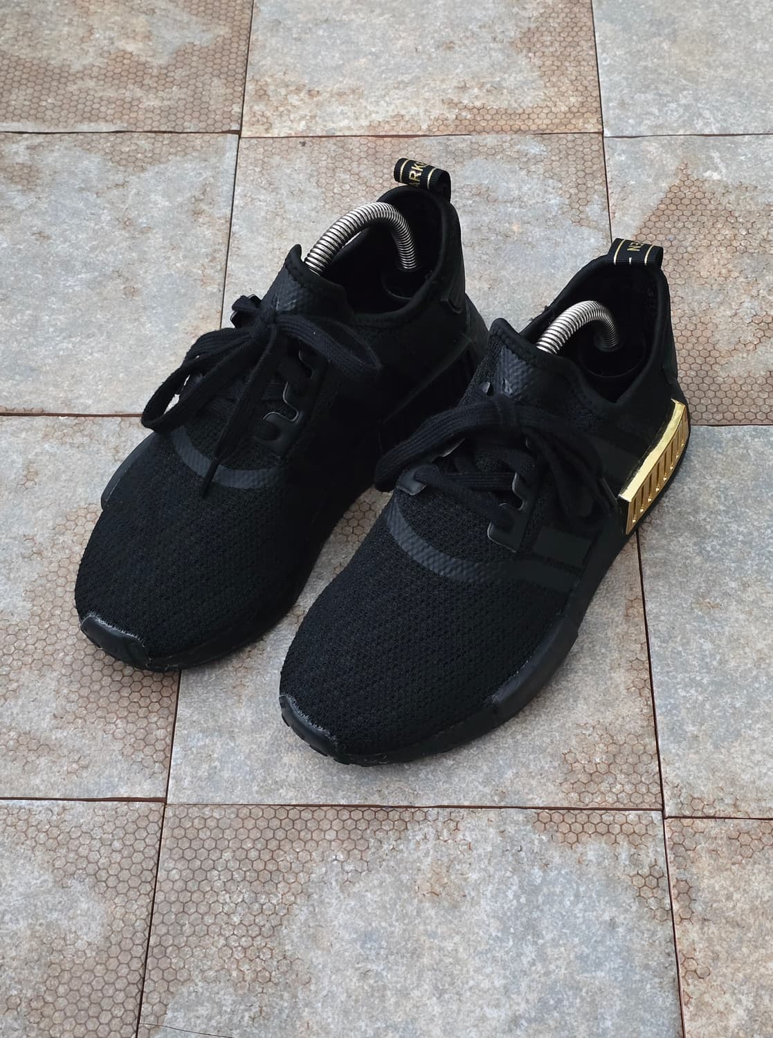 (225)아디다스 nmd r1 블랙 골드 상품이미지1