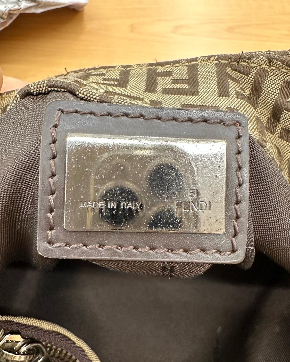 펜디 베이지 주카패턴 빅 숄더백  상품이미지8