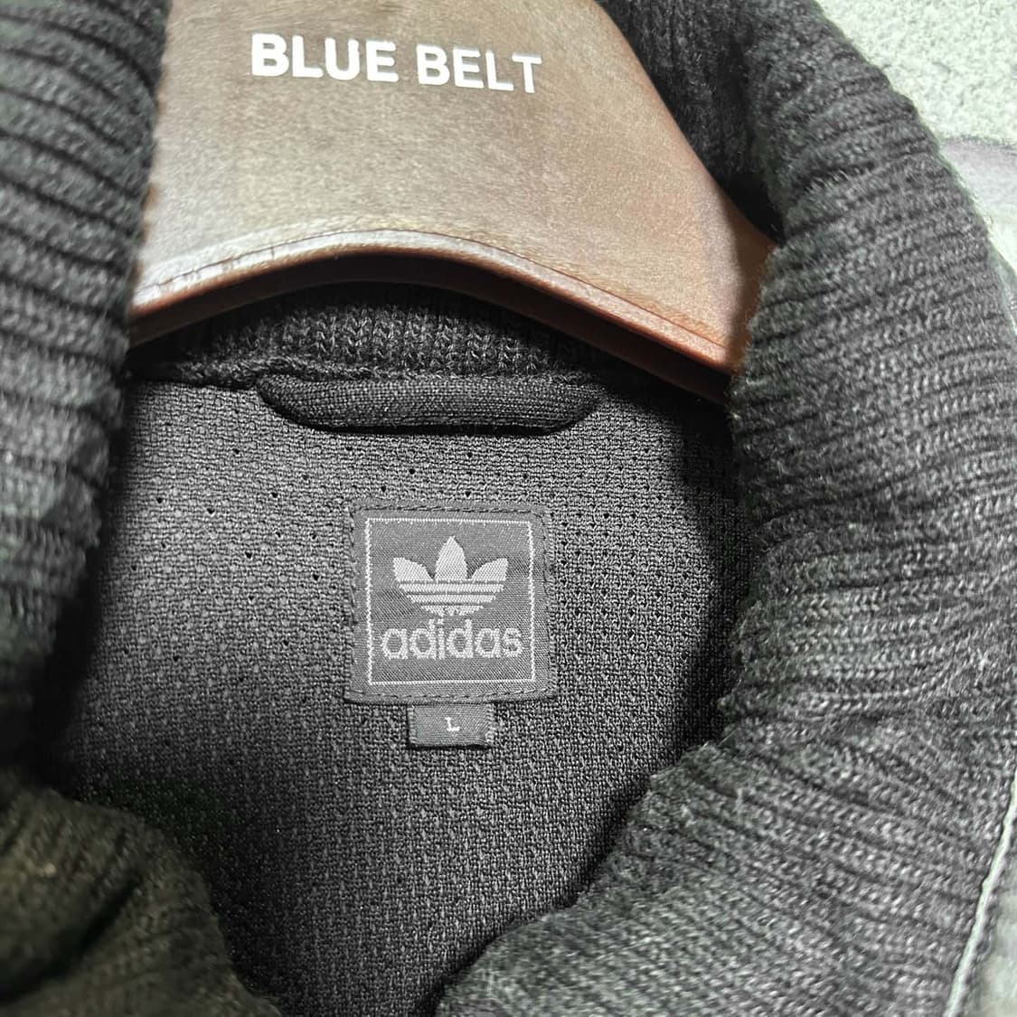 아디다스 삼선 트랙탑 자켓 레더 믹스 하이넥 디테일 오리지널 로고 블랙 상품이미지5