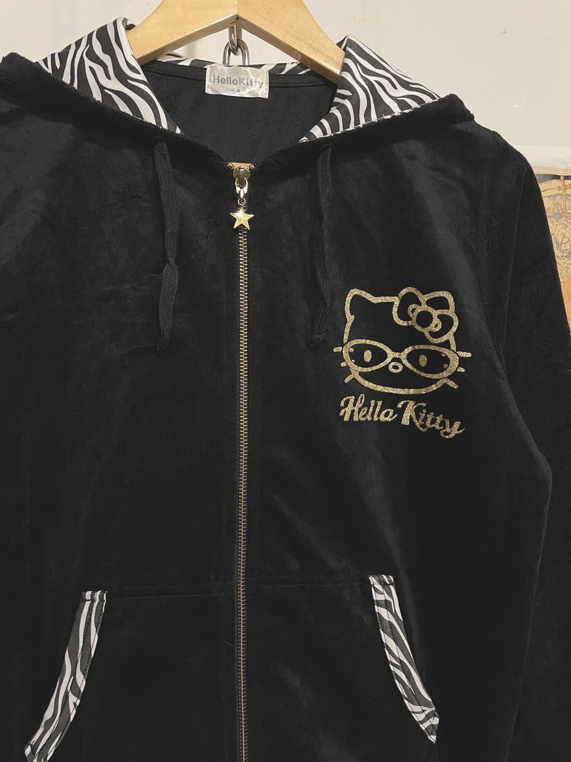 hello kitty 헬로키티 벨벳 골드 갸루키티 지브라 패턴 후드 집업 상품이미지4