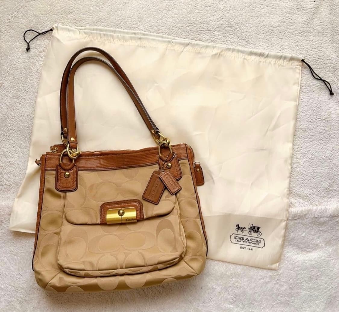 코치 시그니처 숄더백 / 코치 가방 / 코치숄더백 / 코치 크로스백 상품이미지1