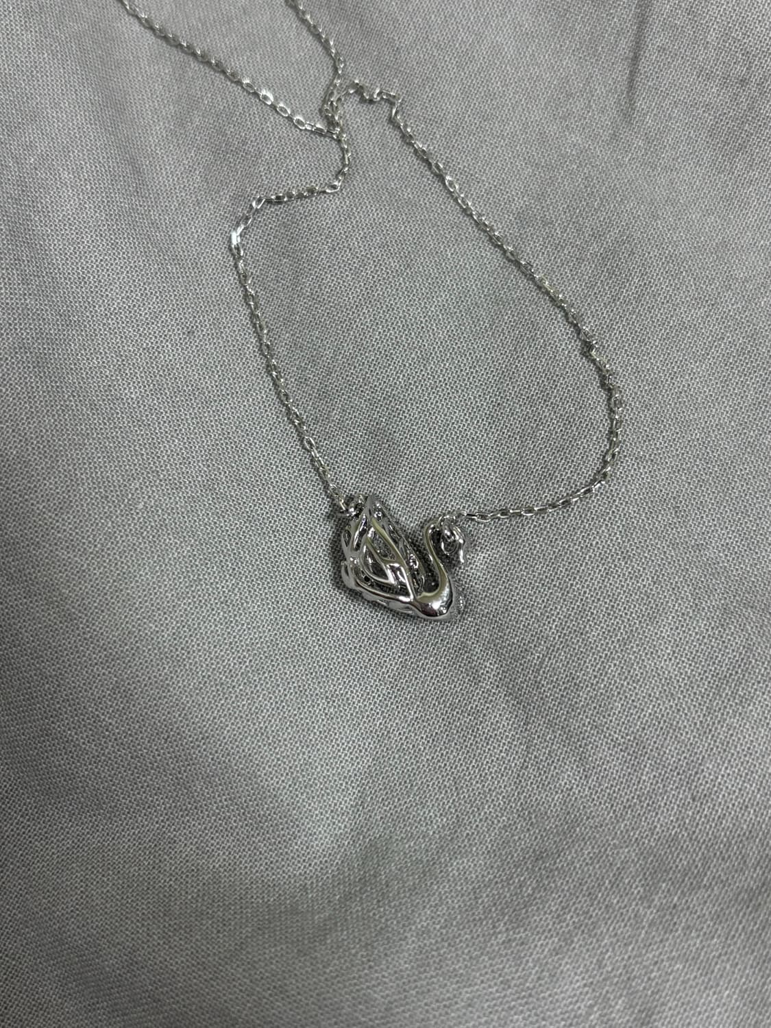 스와로브스키 댄싱스완 목걸이 화이트 상품이미지3