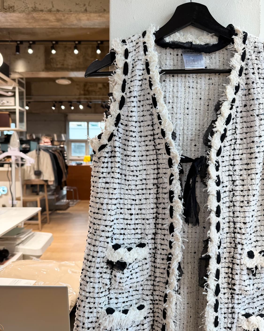 샤넬 화이트 05s 트위드 롱 베스트 자켓  상품이미지4